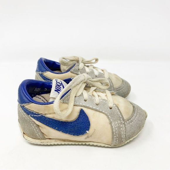 VINTAGE Infants Nike Shoes Size 3 - Picture 1 of 9